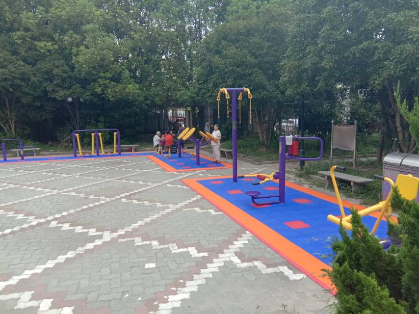 屹立家園居委健身點(diǎn)