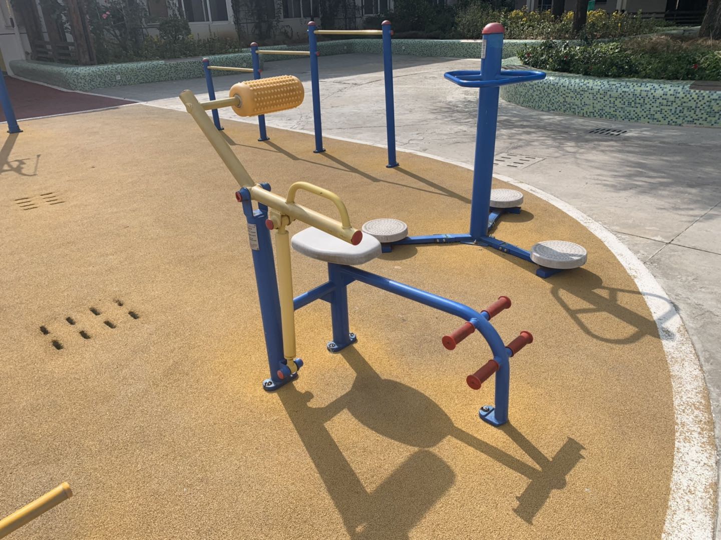 腹背鍛煉器 腹背鍛煉器