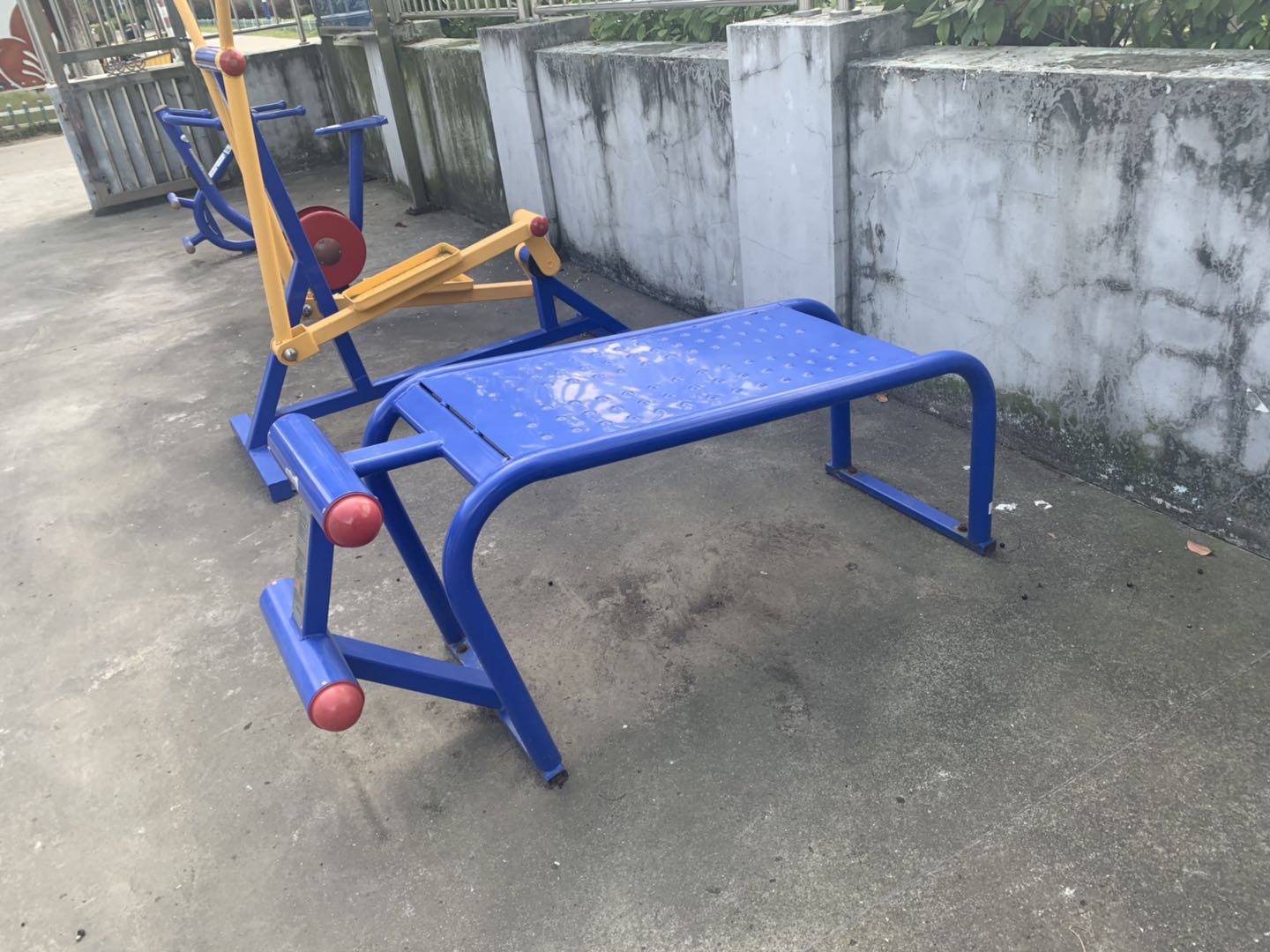 仰臥起坐板 仰臥起坐板