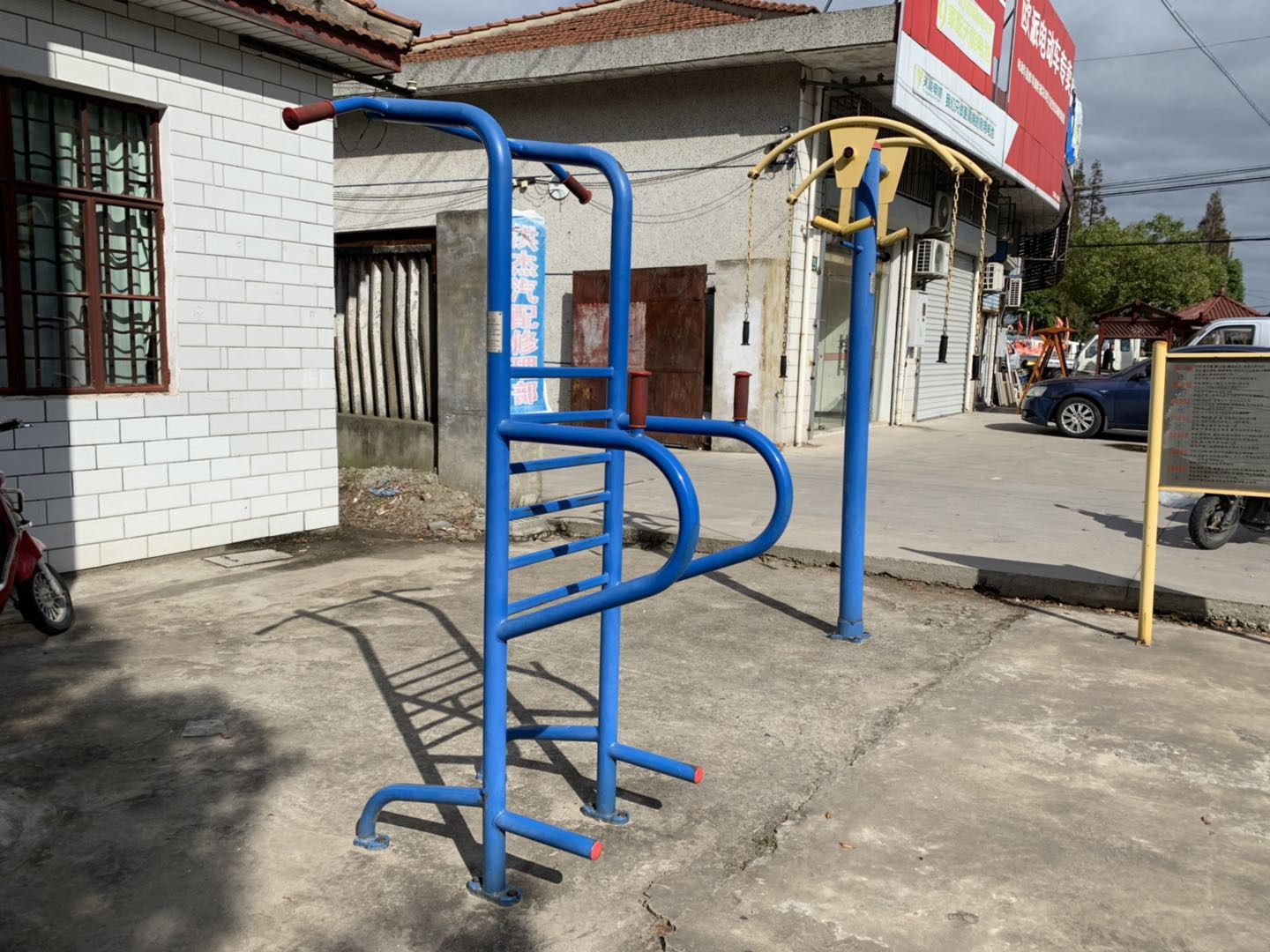 多功能訓練器 多功能訓練器