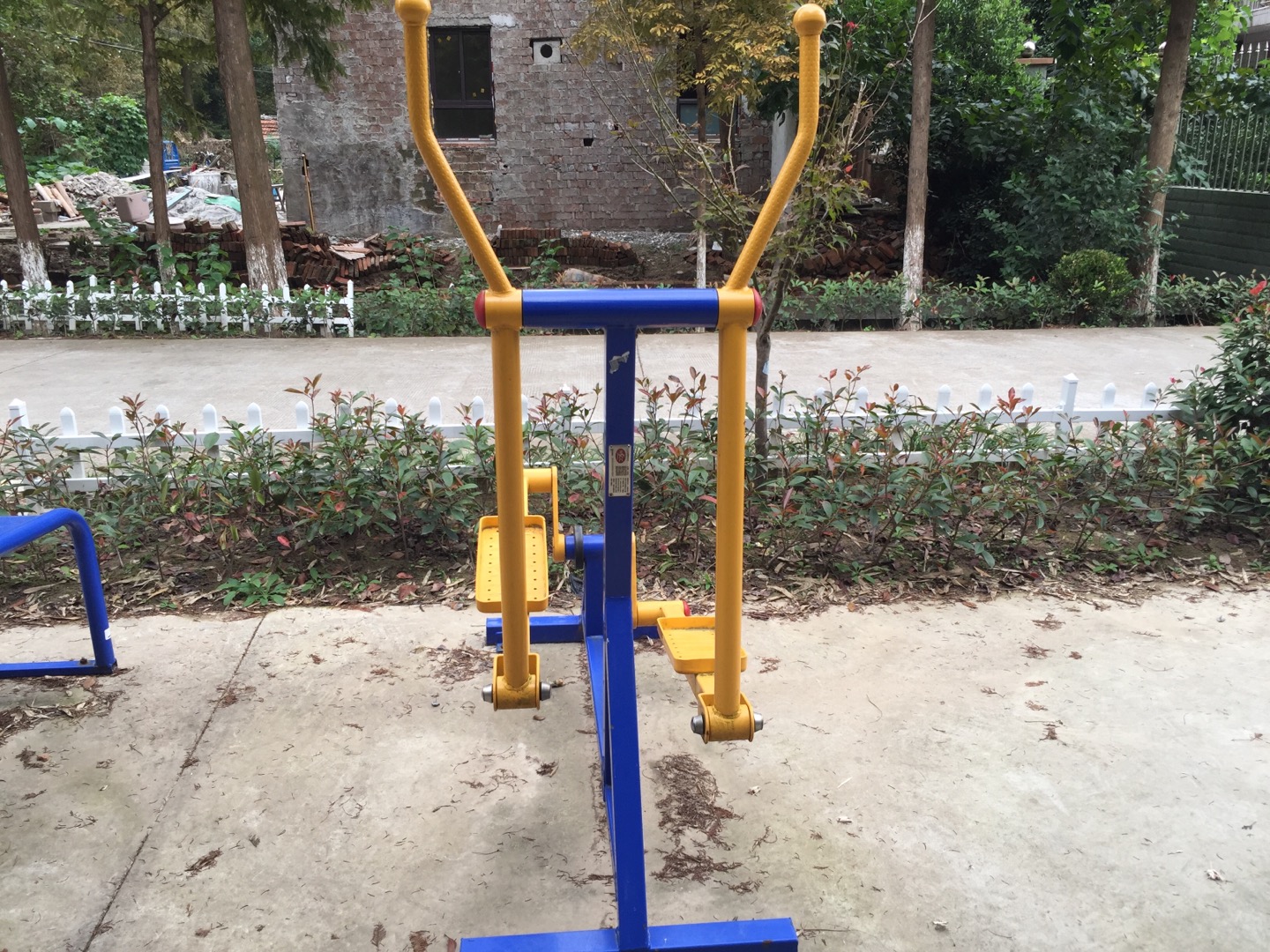 室外橢圓機(jī) 室外橢圓機(jī)