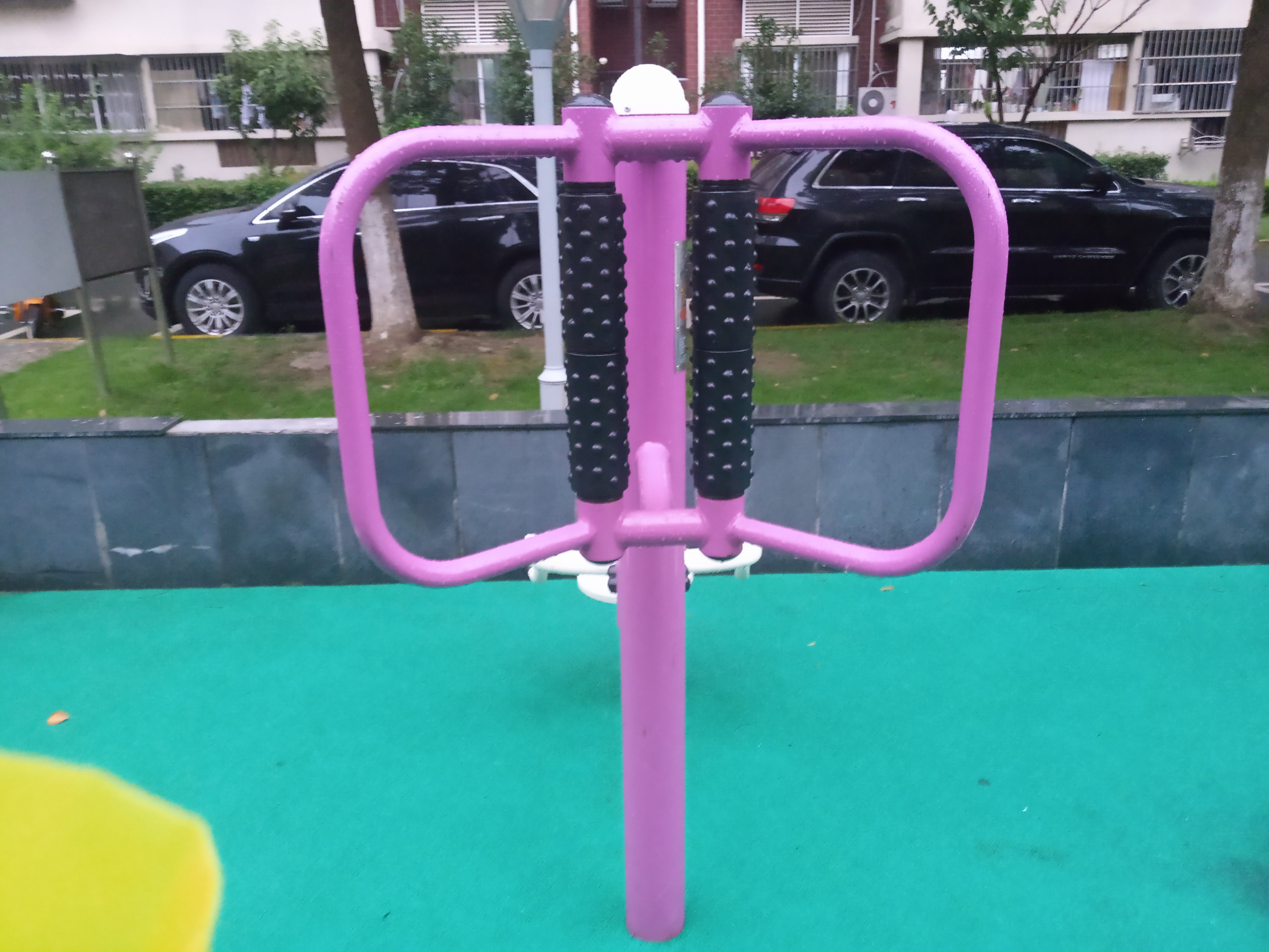 坐式腰背按摩器