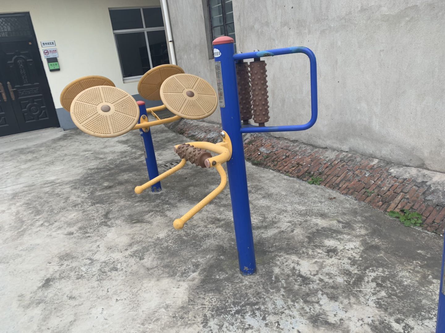 腰背按摩器 腰背按摩器