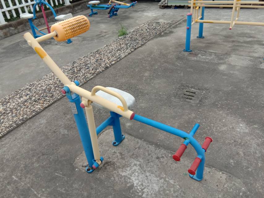 腹背鍛煉器 腹背鍛煉器