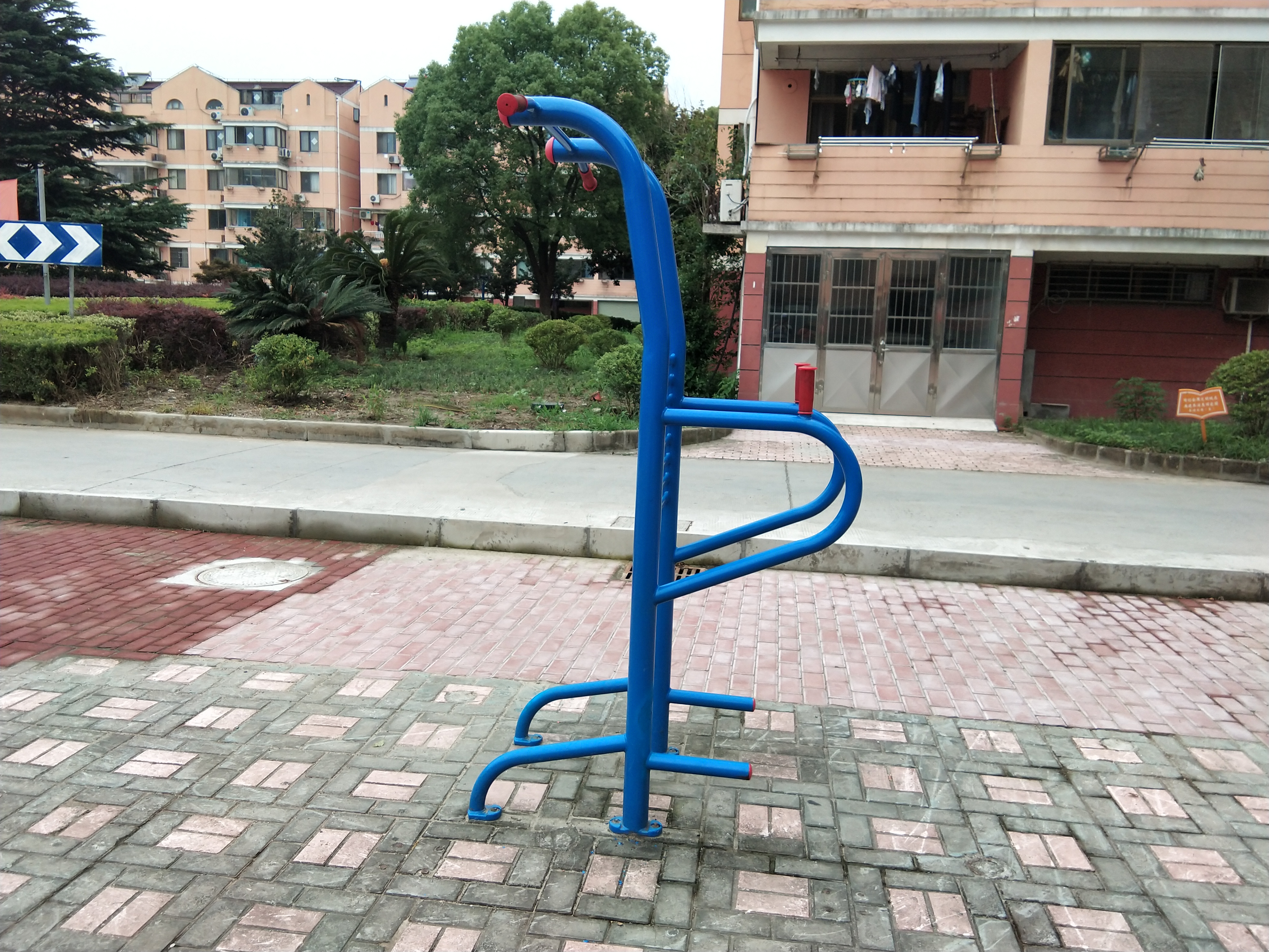 多功能訓練器 多功能訓練器