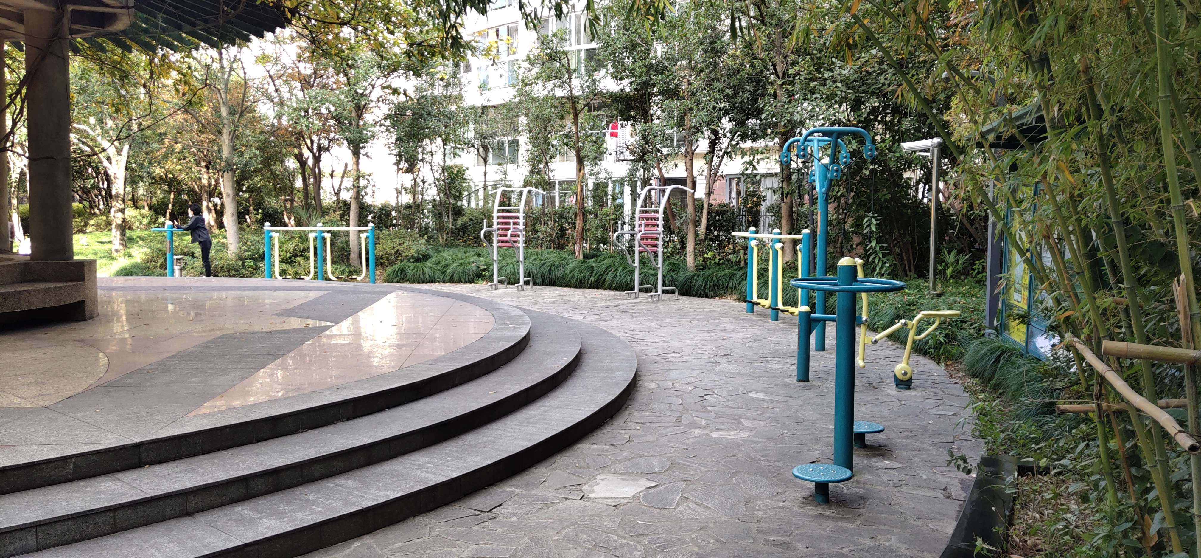 金谷園小區(qū)市民健身點(diǎn) 金谷園小區(qū)市民健身點(diǎn)