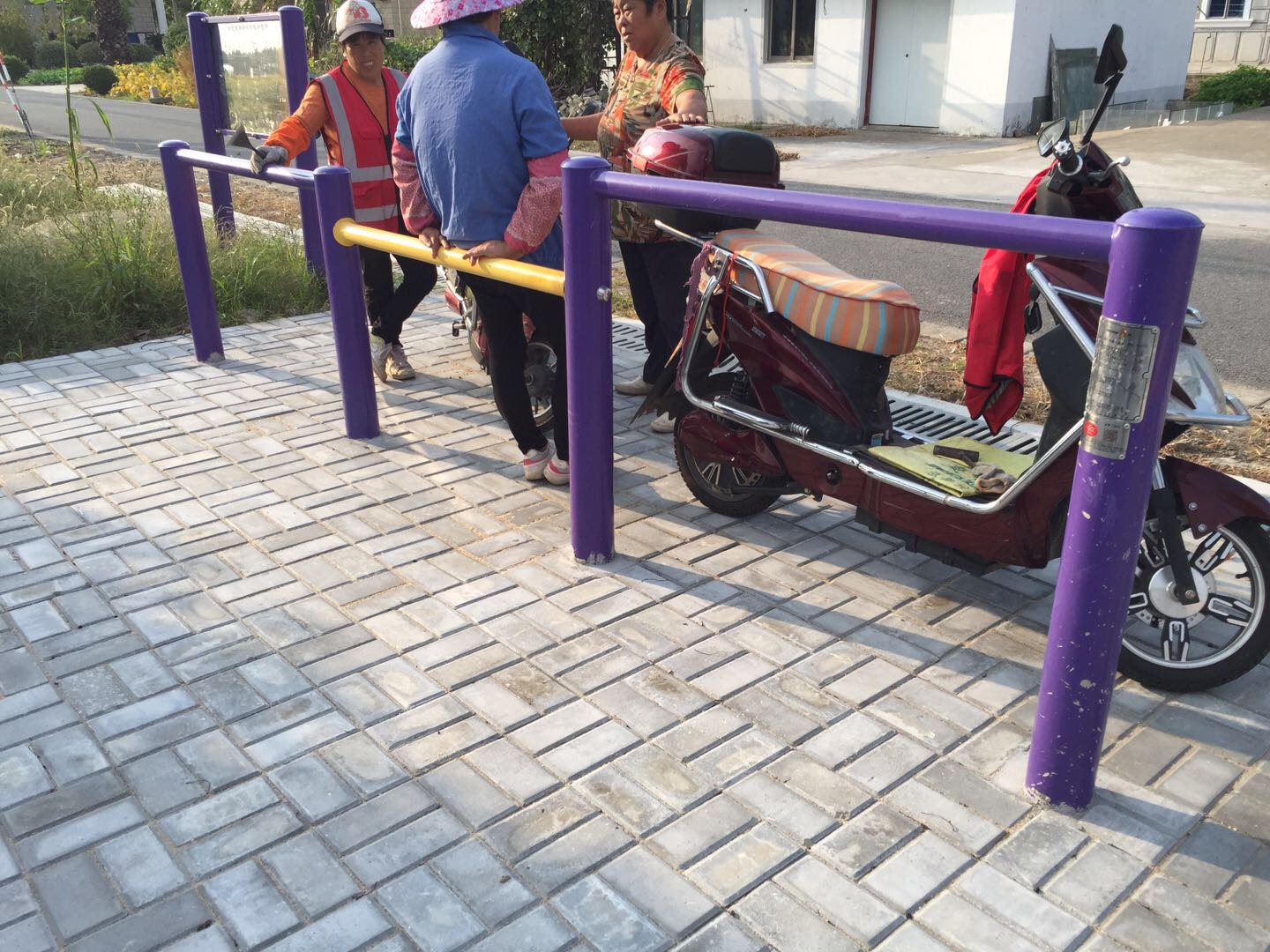 彈振壓腿器 彈振壓腿器