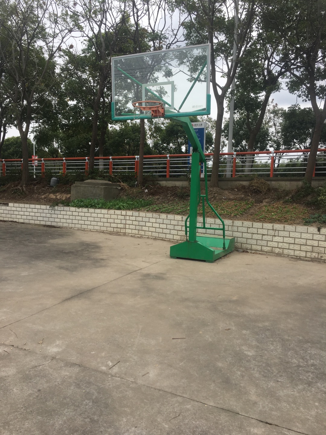 中港村籃球場