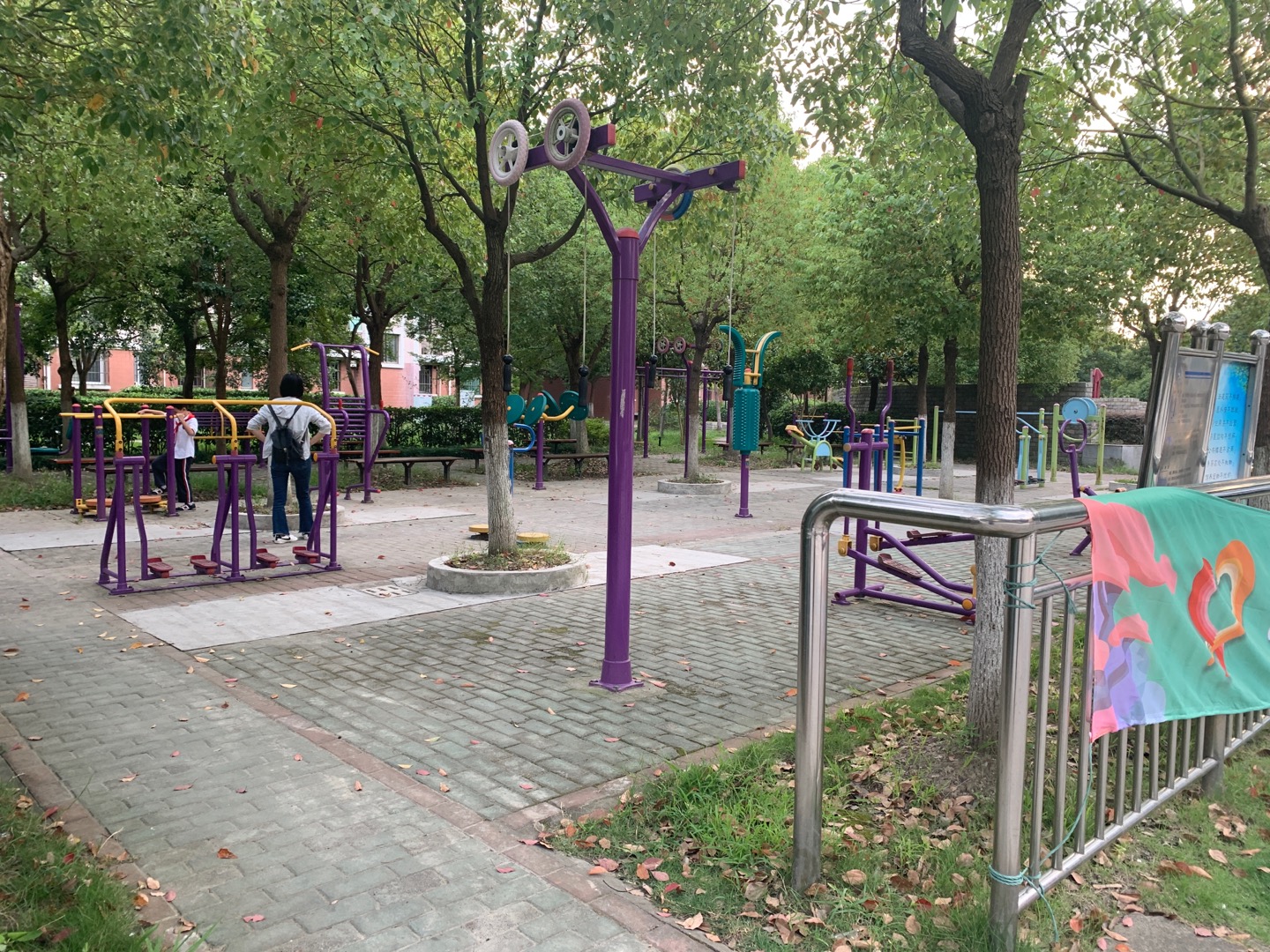 松樂(lè)苑北大門(mén)健身點(diǎn)