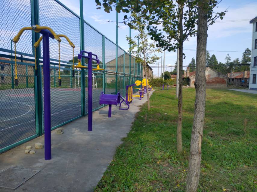 新海鎮(zhèn)長(zhǎng)樂二村南側(cè)健身點(diǎn)