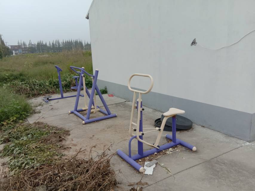 堡鎮(zhèn)瀛南村3組倉庫健身點