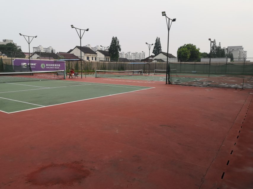 吳涇鎮(zhèn)社區(qū)公共運(yùn)動(dòng)場 吳涇鎮(zhèn)社區(qū)公共運(yùn)動(dòng)場