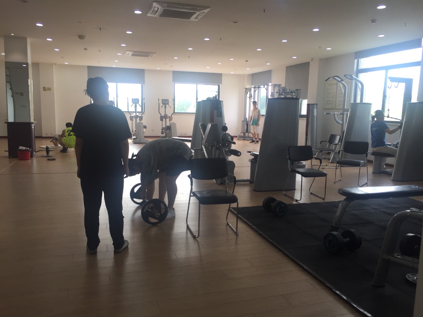 華亭鎮(zhèn)365百姓健身房