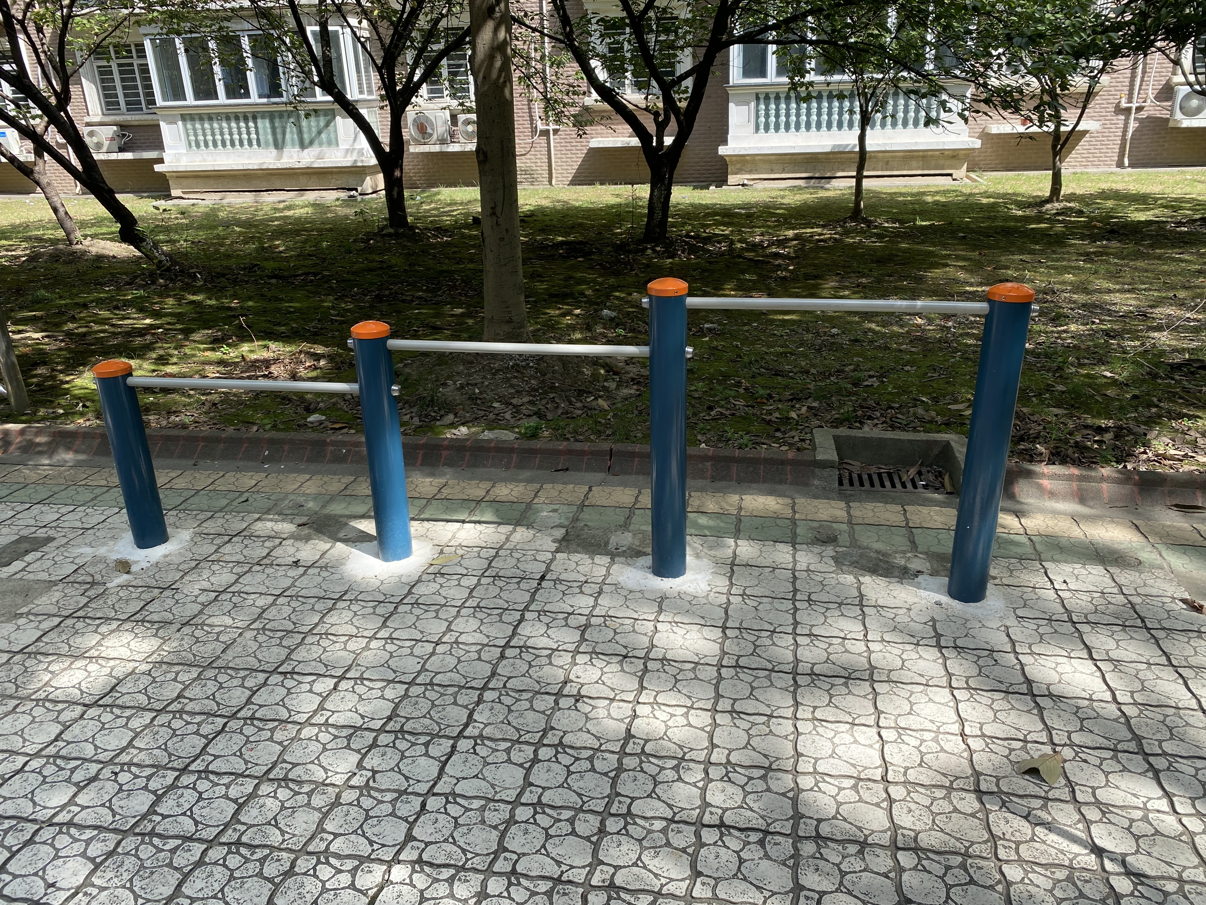 彈振壓腿器 彈振壓腿器