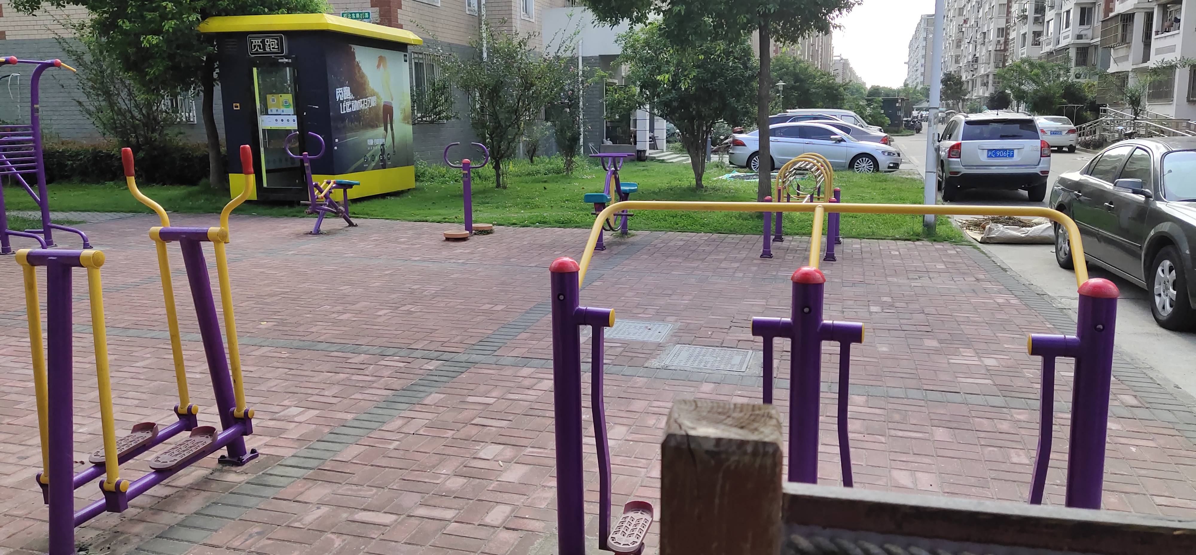 羅新居委健身苑點(diǎn)2