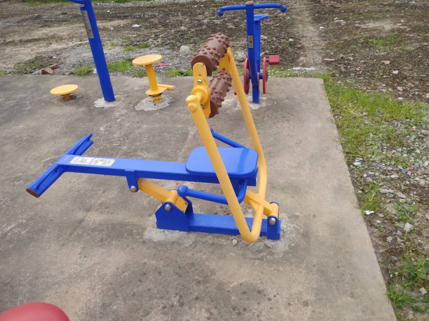 腹背屈伸訓練器