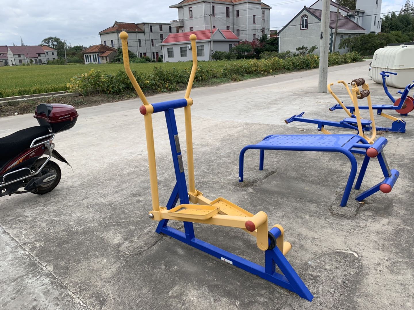 室外橢圓機(jī) 室外橢圓機(jī)