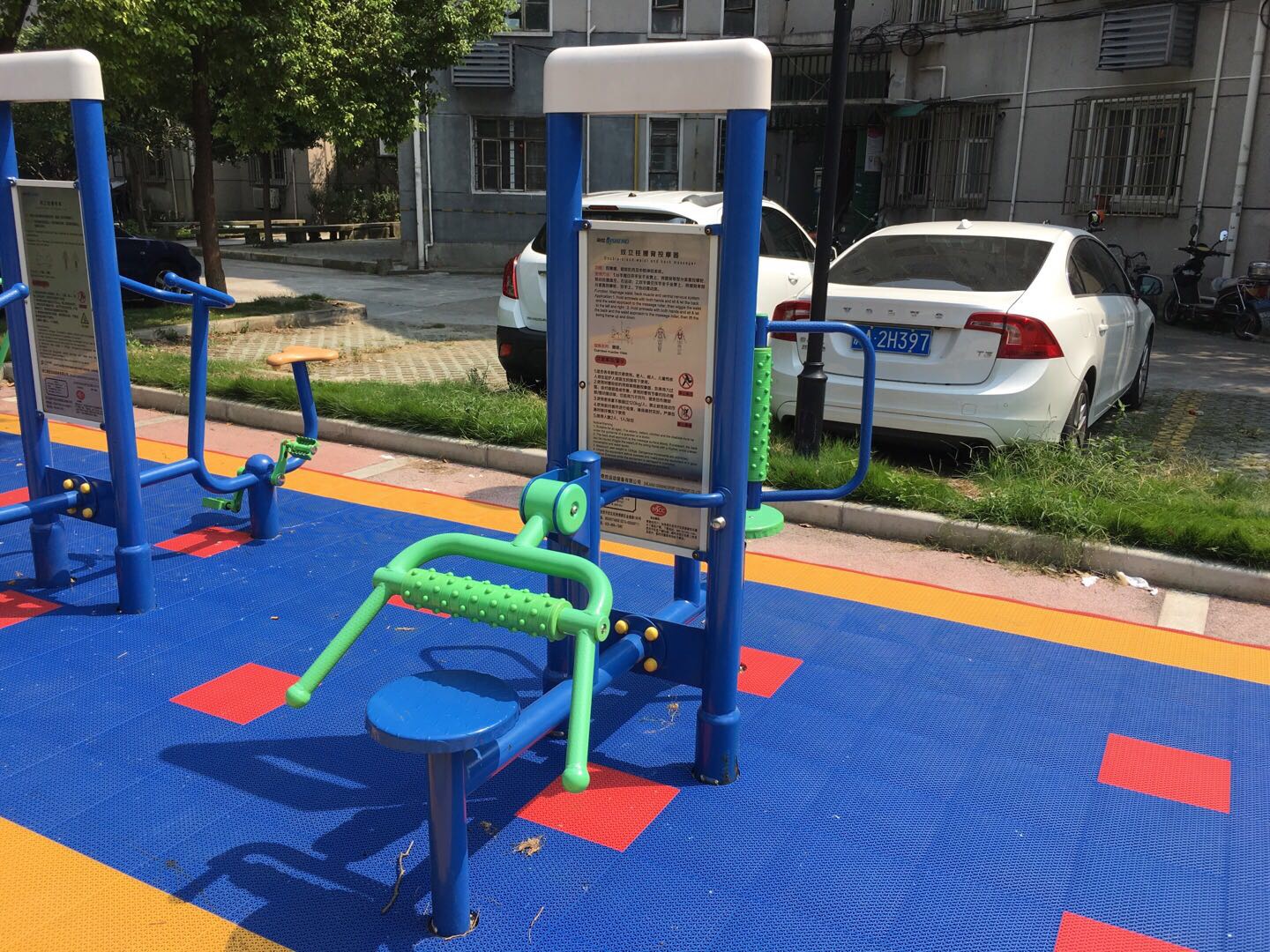 雙立柱腰背按摩器 雙立柱腰背按摩器