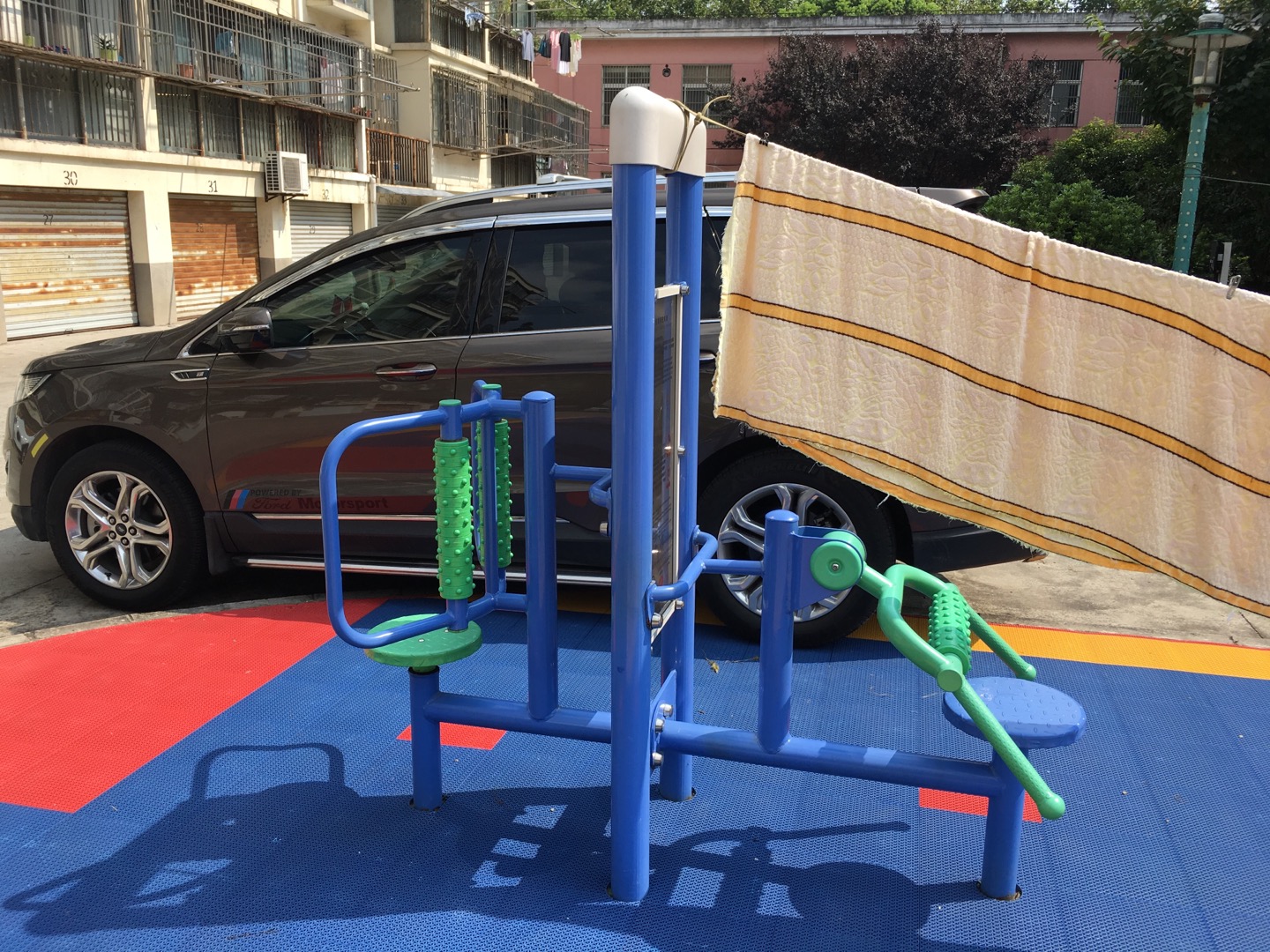 雙立柱腰背按摩器 雙立柱腰背按摩器