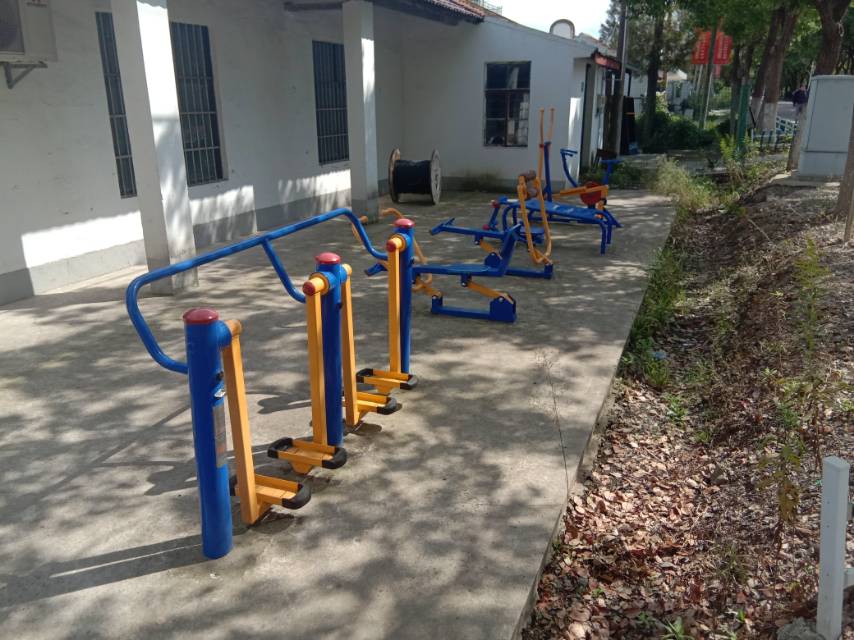 中遠兩灣城四委健身步道 中遠兩灣城四委健身步道