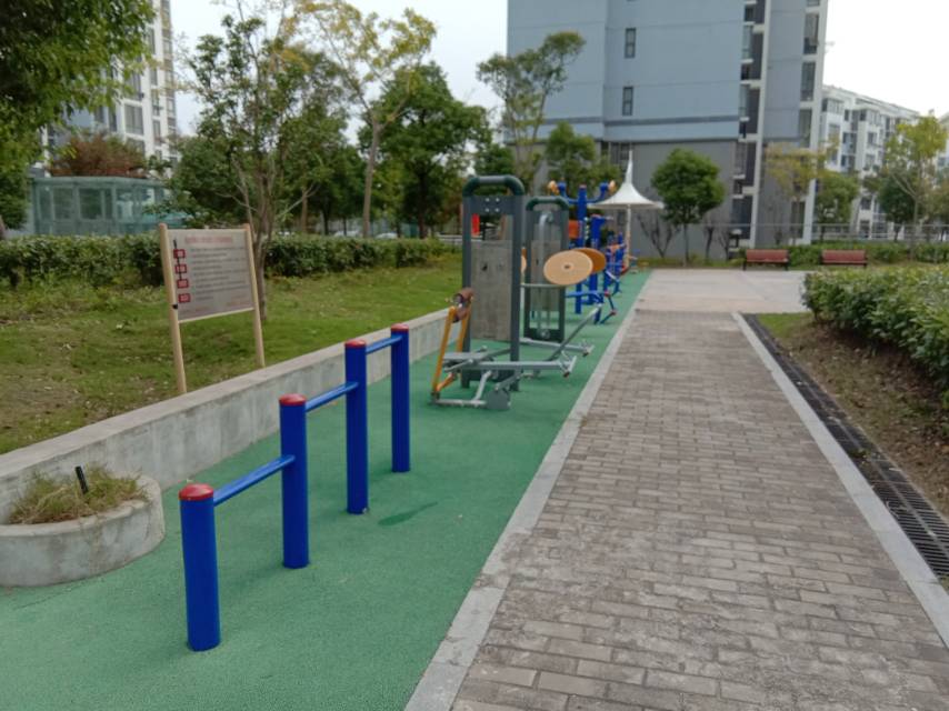 裕政路725弄益智類(lèi)健身路徑