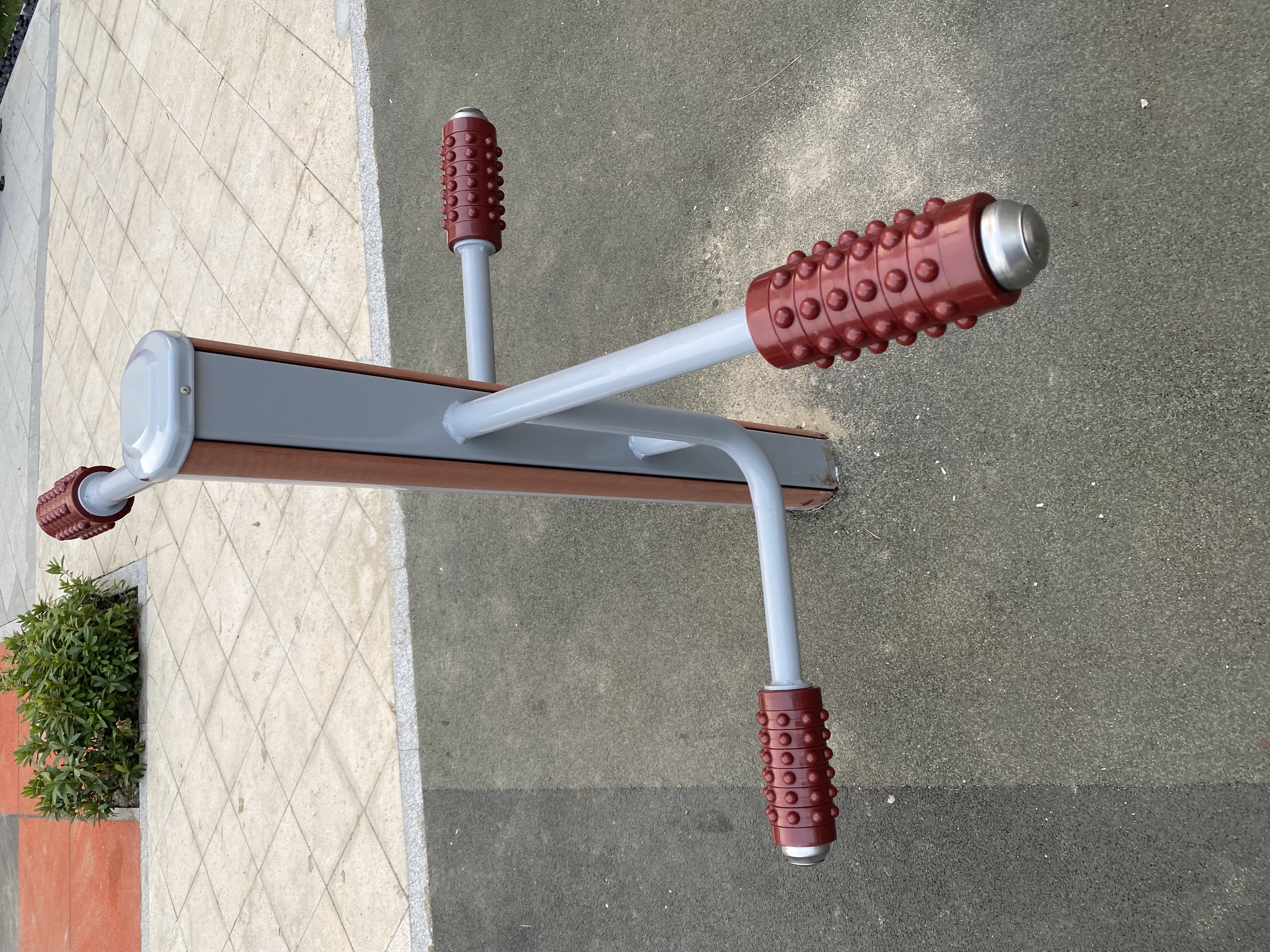 四級(jí)壓腿按摩器