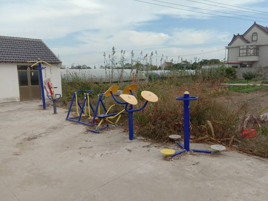 崇明區(qū)中興鎮(zhèn)汲浜17隊(duì)健身點(diǎn)