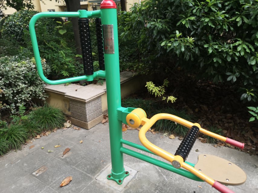 坐式腰背按摩器