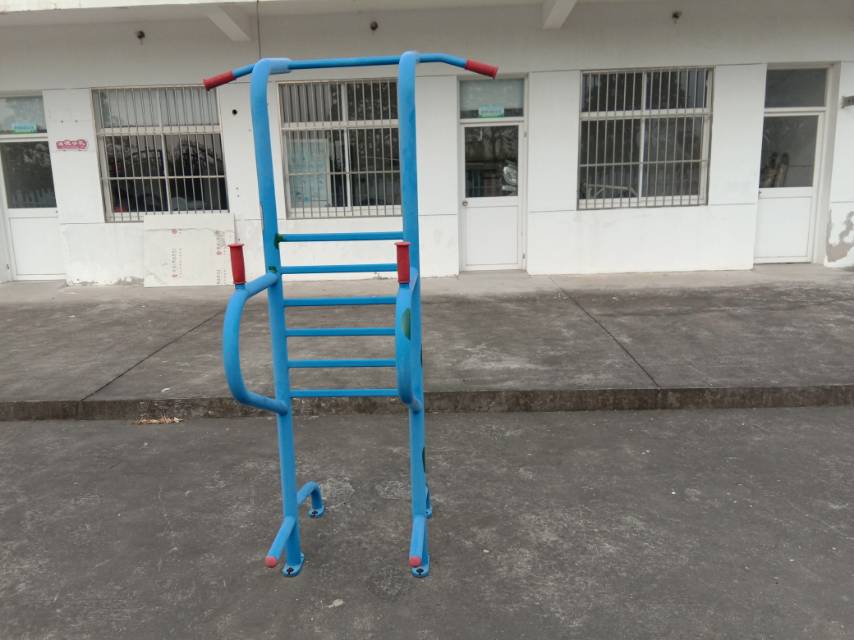 多功能訓練器 多功能訓練器