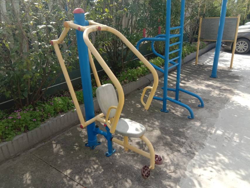 自重推胸器 自重推胸器