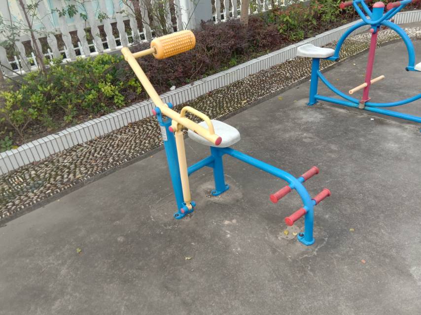 腹背鍛煉器 腹背鍛煉器