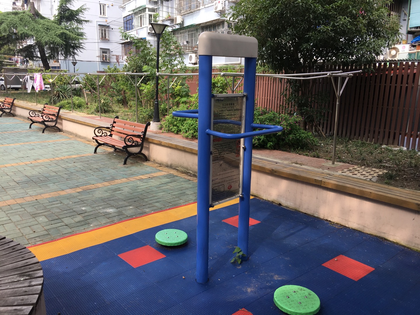 雙立柱扭腰器 雙立柱扭腰器