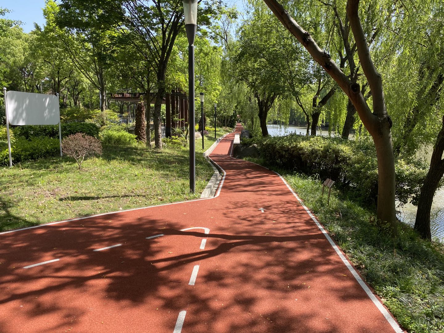 沿河路市民健身步道 沿河路市民健身步道