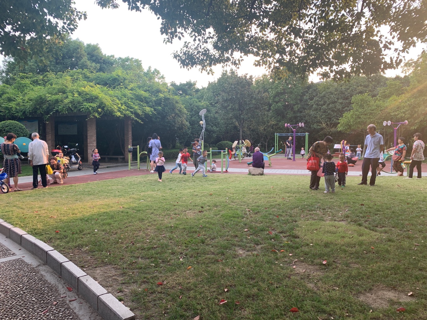 松樂(lè)苑綠舟苑健身點(diǎn)