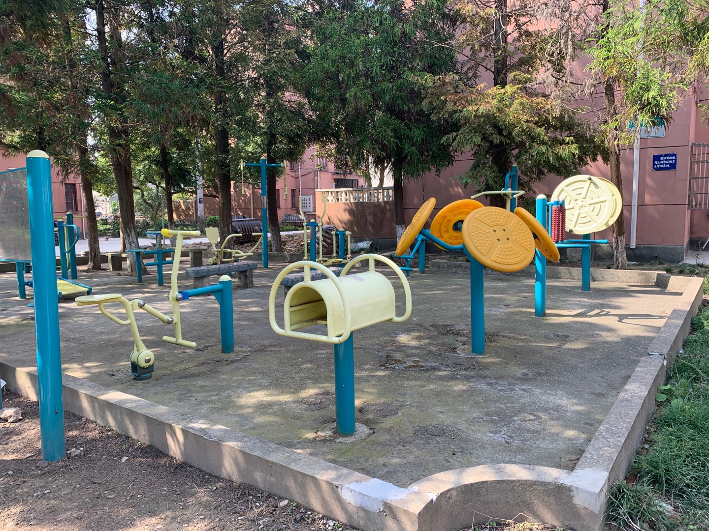 新海鎮(zhèn)紅星供銷新村健身點(diǎn)