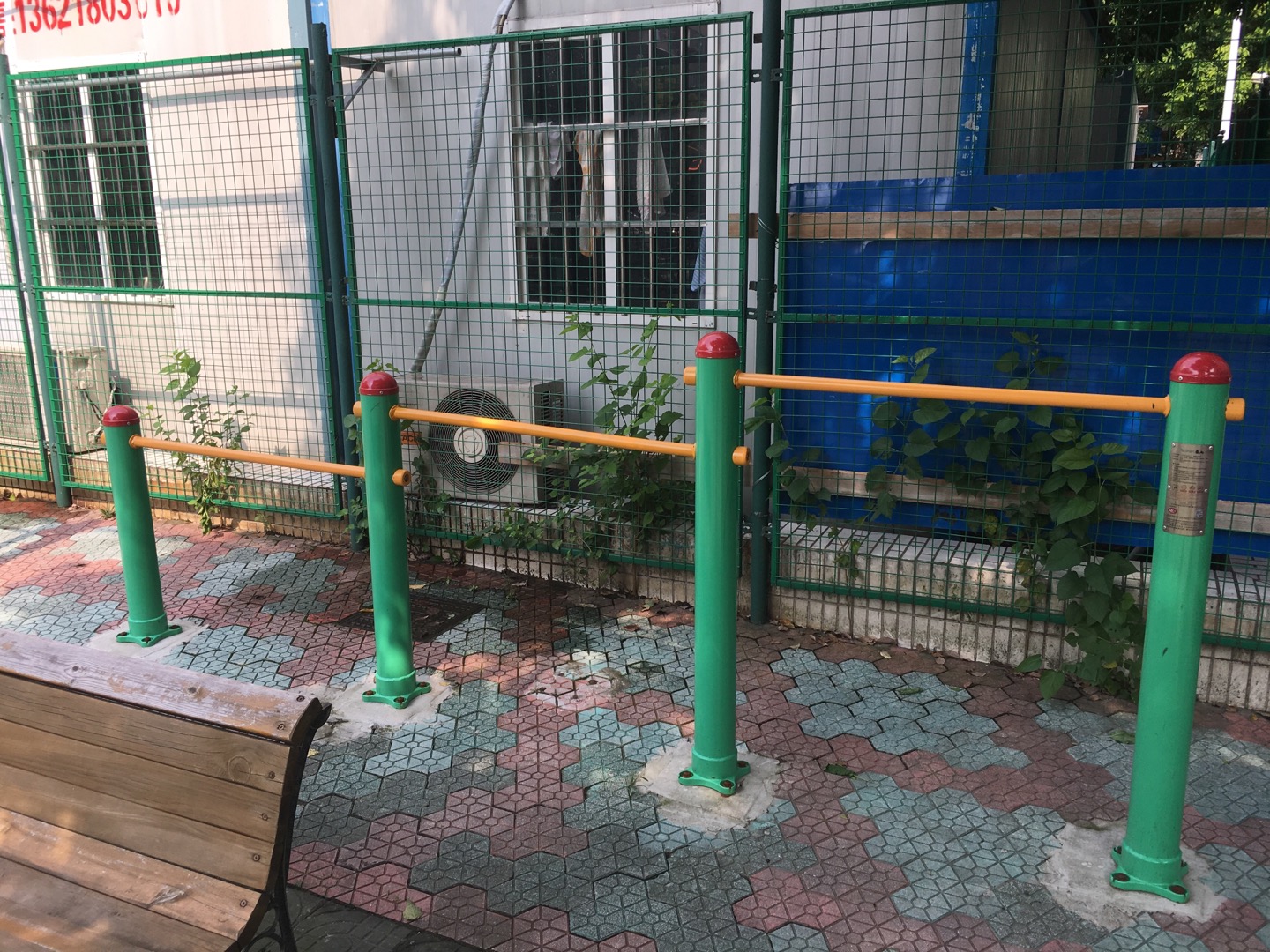 多聯(lián)壓腿架 多聯(lián)壓腿架