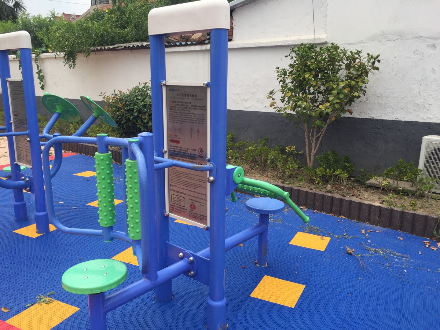 雙立柱腰背按摩器 雙立柱腰背按摩器