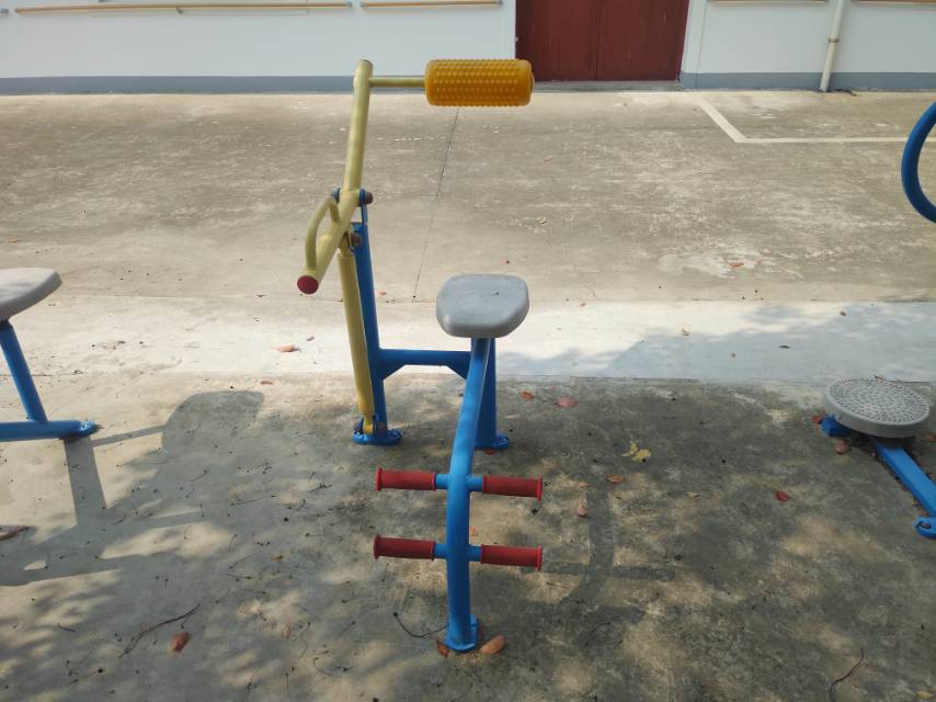 腹背鍛煉器 腹背鍛煉器