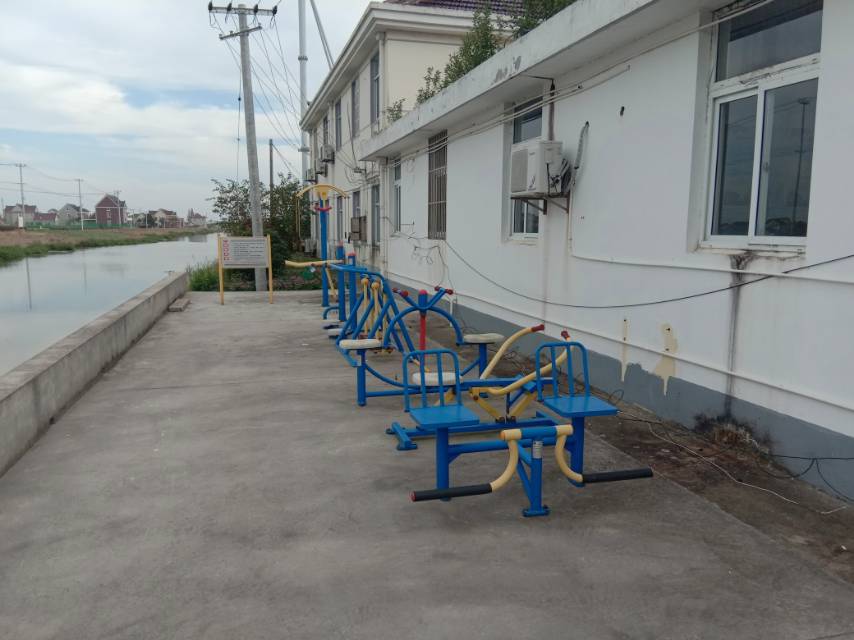 崇明區(qū)中興鎮(zhèn)紅星村7隊(duì)健身點(diǎn)