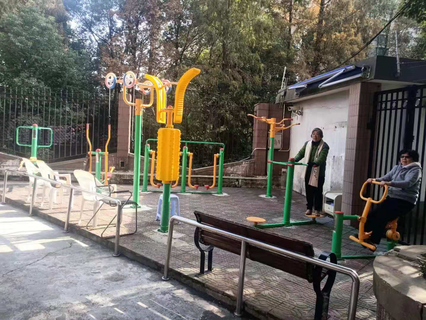 振宏居委伊犁南路虹橋明珠健身點(diǎn)