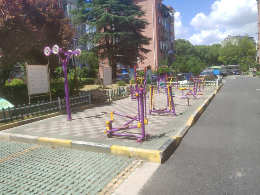 諸新路居委諸新路健身點 諸新路居委諸新路健身點