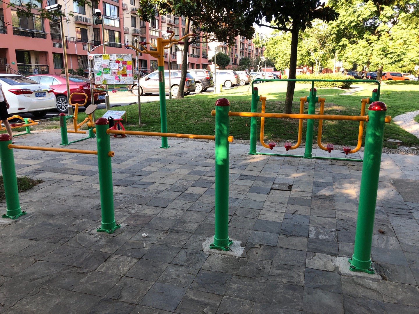 多聯(lián)壓腿架