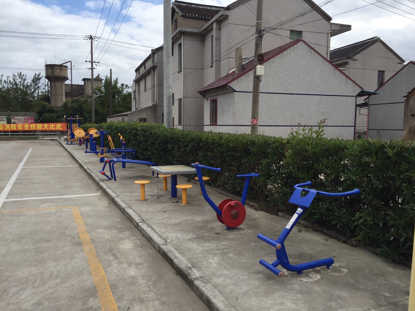 廟鎮(zhèn)居委健身點(diǎn)一