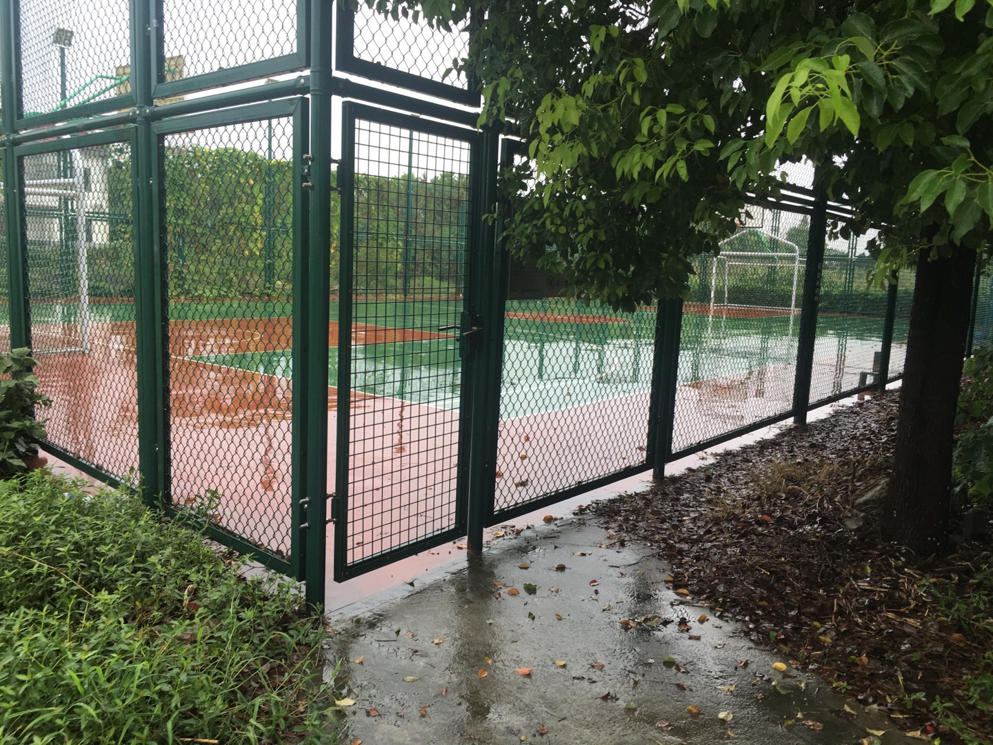 萬(wàn)隆村多功能球場(chǎng)