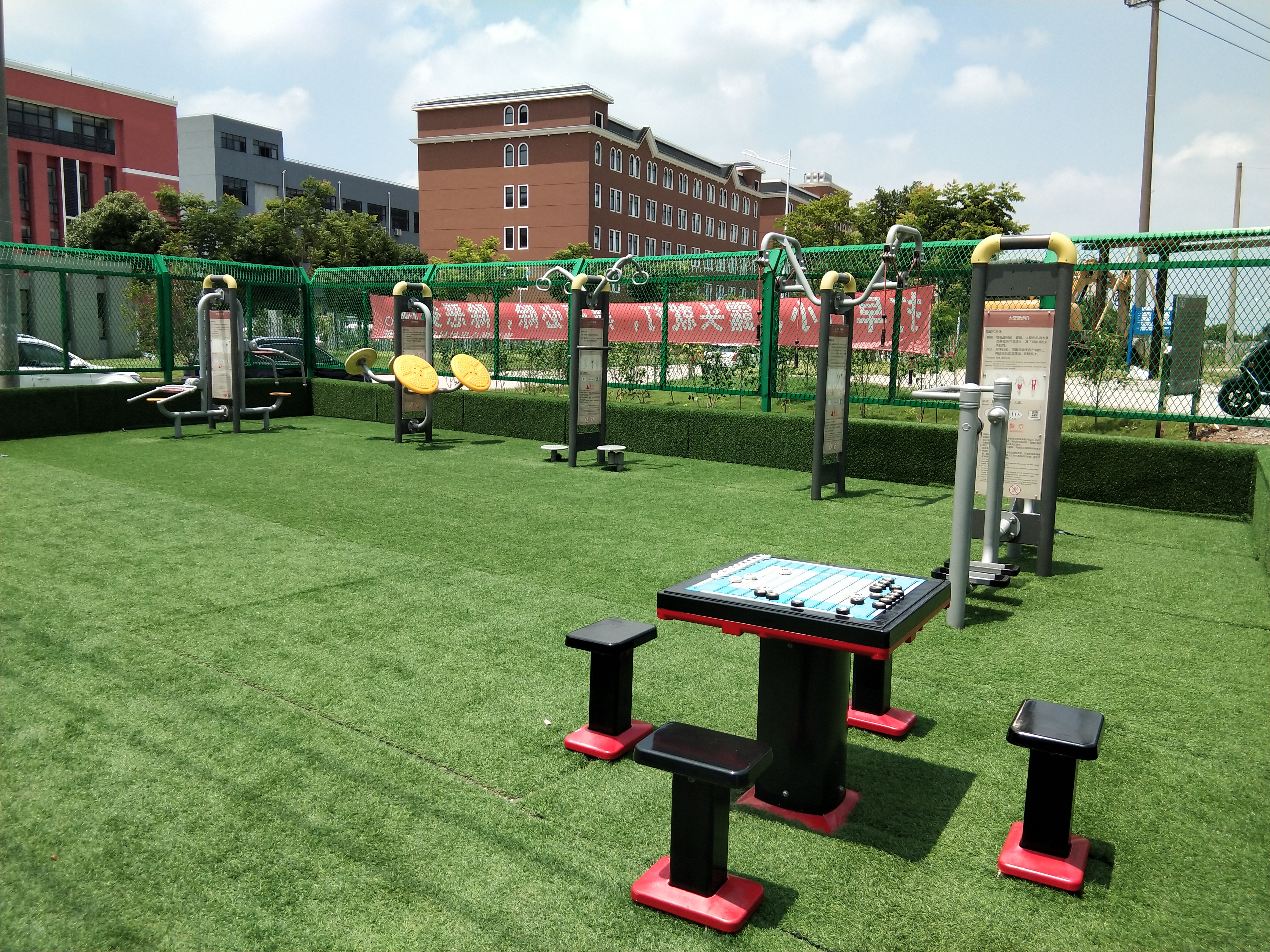 奉城鎮(zhèn)八字村市民益智健身苑點(diǎn) 奉城鎮(zhèn)八字村市民益智健身苑點(diǎn)