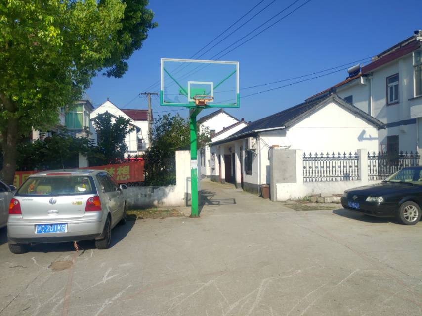 東天村籃球場(chǎng)