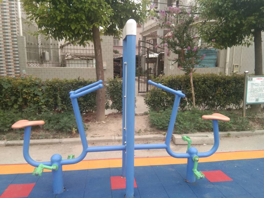 雙立柱健身車 雙立柱健身車