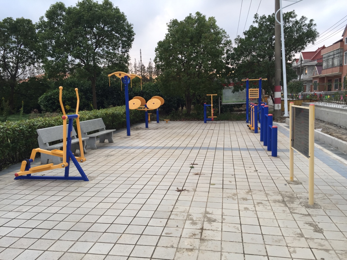 民生村十五組健身點