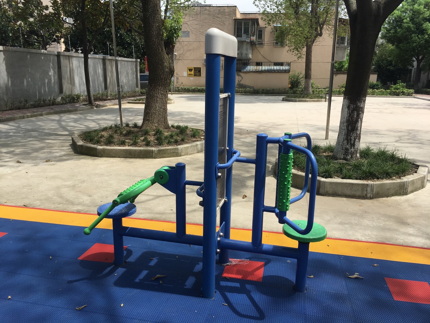 雙立柱腰背按摩器 雙立柱腰背按摩器