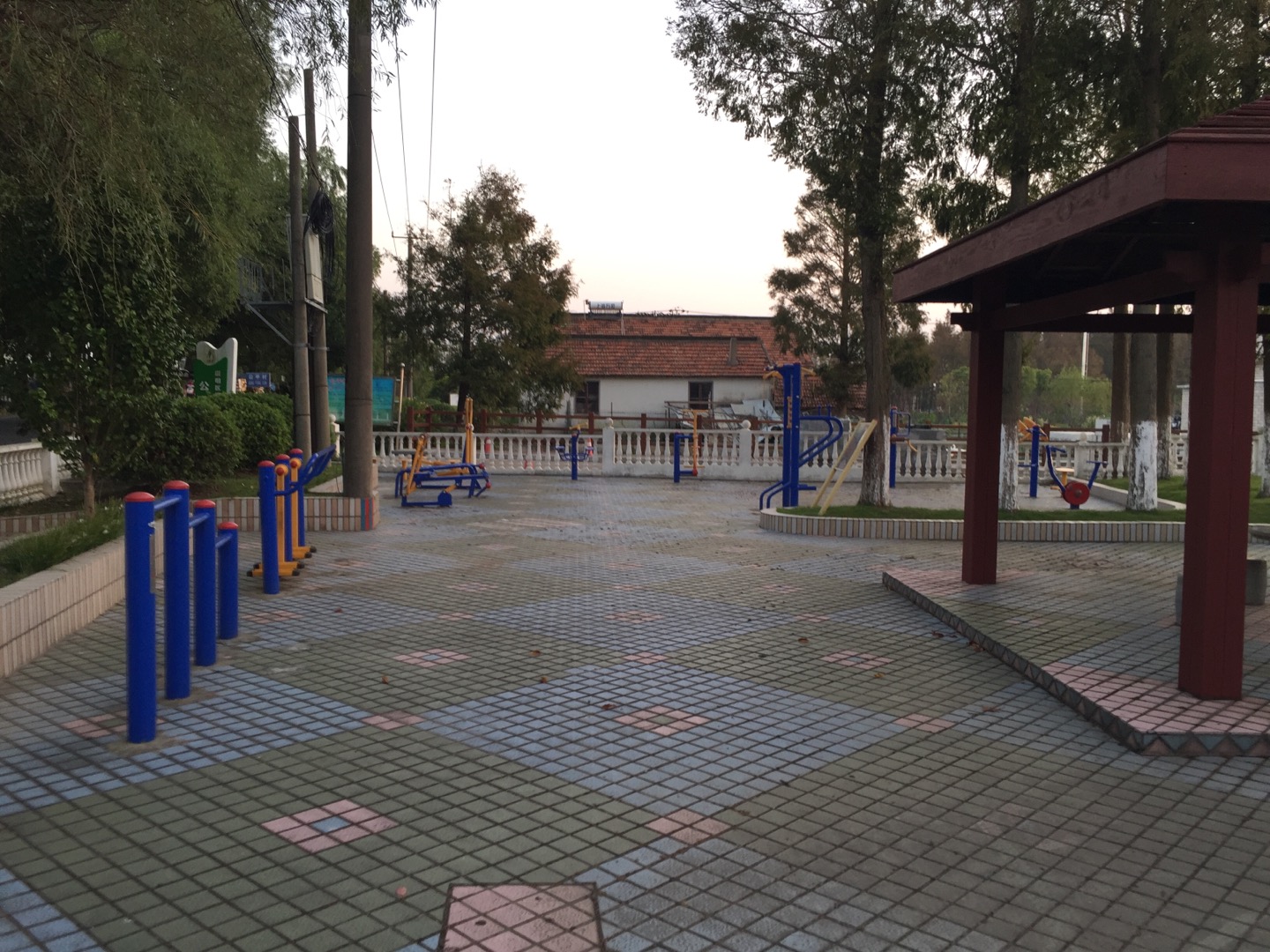 居委會(huì)公平健身點(diǎn)